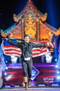 BIB: 933, 
                            <button type="button" onclick="openModal(22347281)" class="btn btn-primary btn-sm float-right btn-popup" data-toggle="modal" data-target=".modal-high-quality">
                        <i class="fas fa-shopping-cart"></i> Add to Cart
                    </button>
                                            <button type="button" onclick="isThisMe(22347281, true)" class="btn btn-success btn-sm float-right btn-popup btn-isme hidden" data-toggle="tooltip" data-placement="bottom" title="นี่คือรูปของคุณใช่ไหม คลิกที่นี่เพื่อเอาเข้าอัลบั้ม">
                        <i class="fas fa-plus"></i> Add to album
                    </button>
                    <button type="button" onclick="isThisMe(22347281, false)" class="btn btn-warning btn-sm float-right btn-popup btn-isnotme hidden">
                        <i class="fas fa-ban"></i> Remove from album
                    </button>